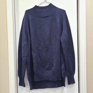 🥵 NWOT Navy blue turtle neck